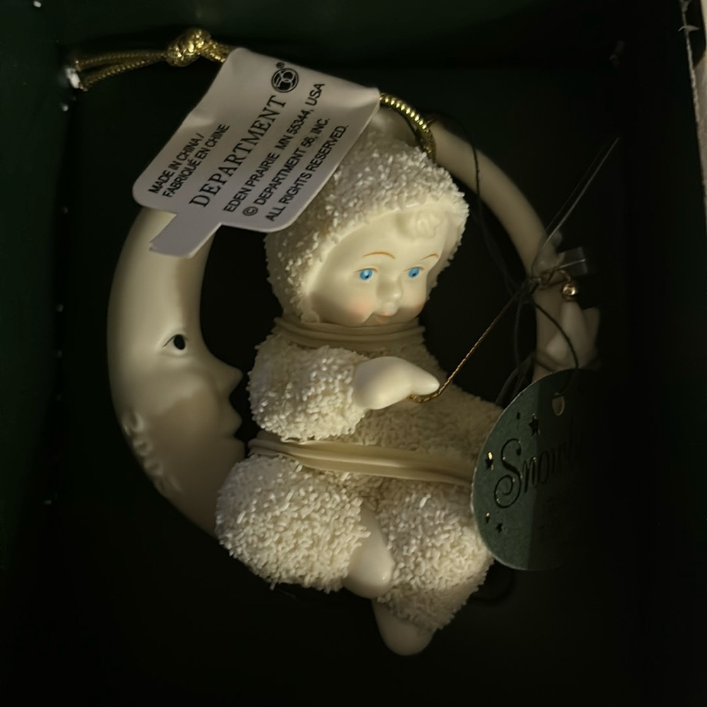 Snowbabies “Baby In The Moon” NEVER FULLY OPENED